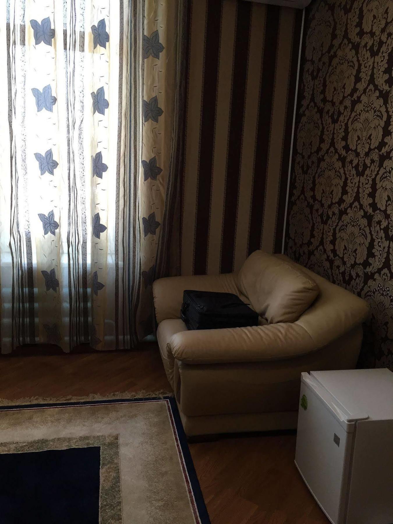 Rise Hotel Алматы Экстерьер фото